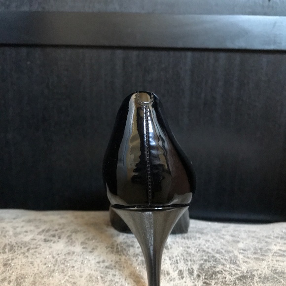 Beautiful Italian Made Pumps Size 7.5 - Picture 5 of 5